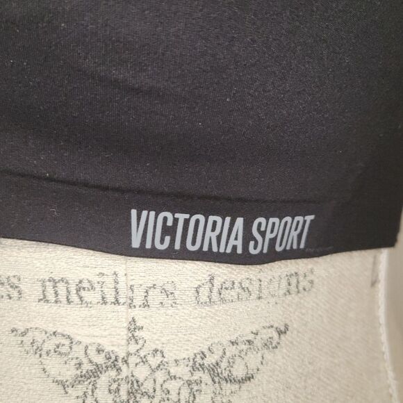 Victoria's Secret Sport black bra - Picture 6 of 10